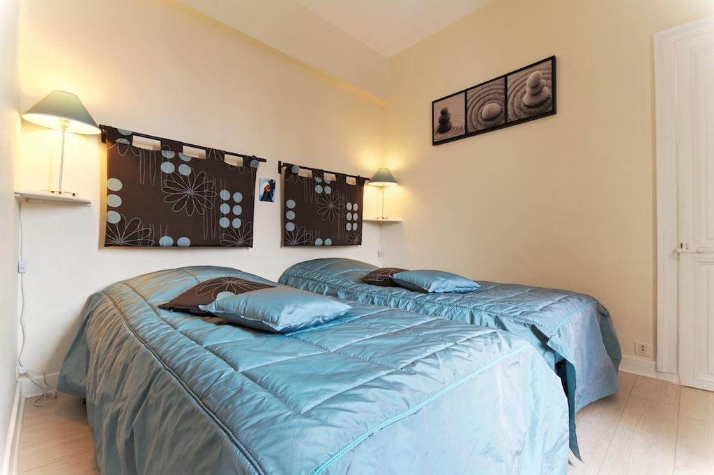 Comme A La Maison Bed and Breakfast Tours-sur-Marne Rum bild
